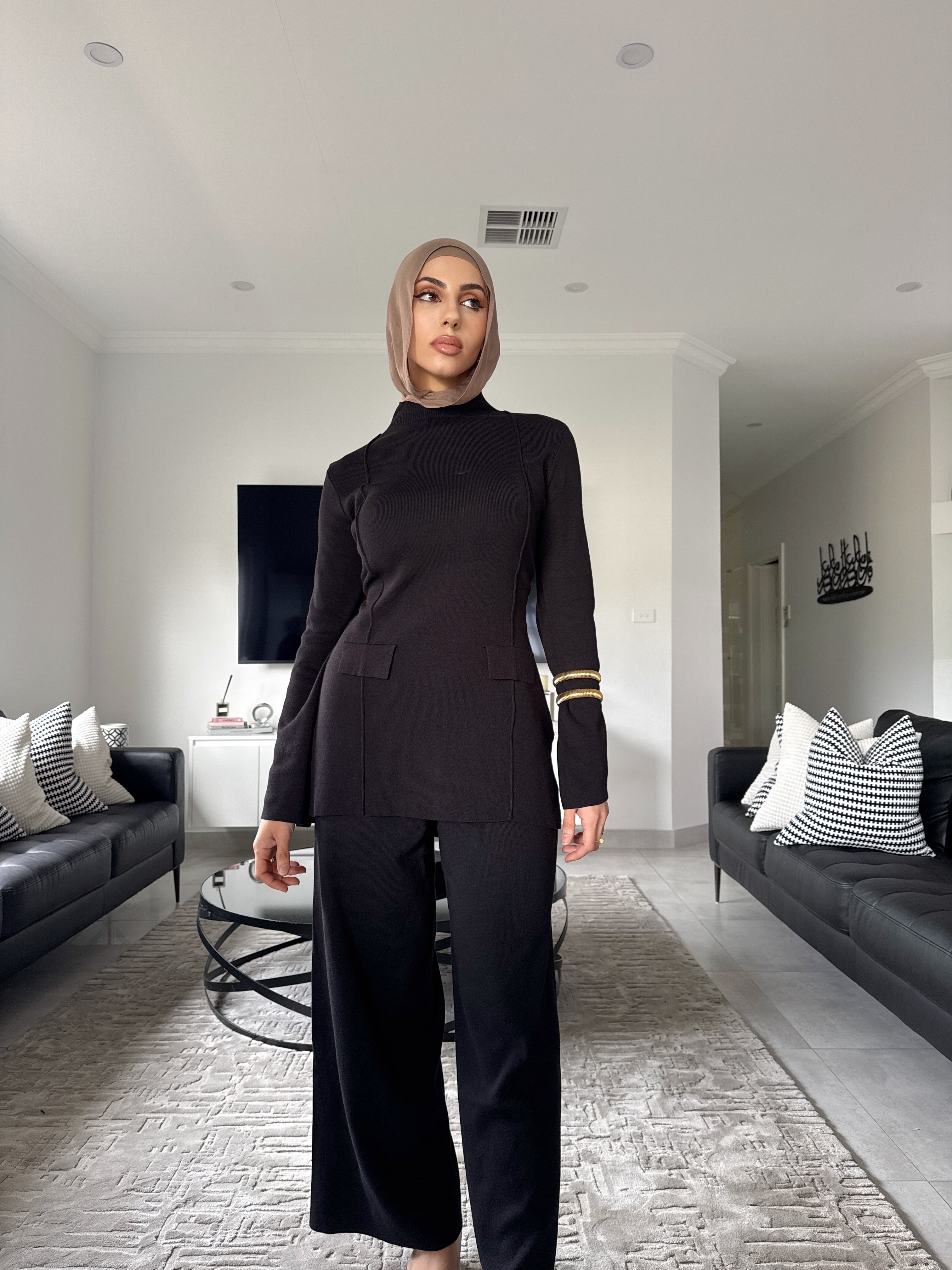 Tyra set