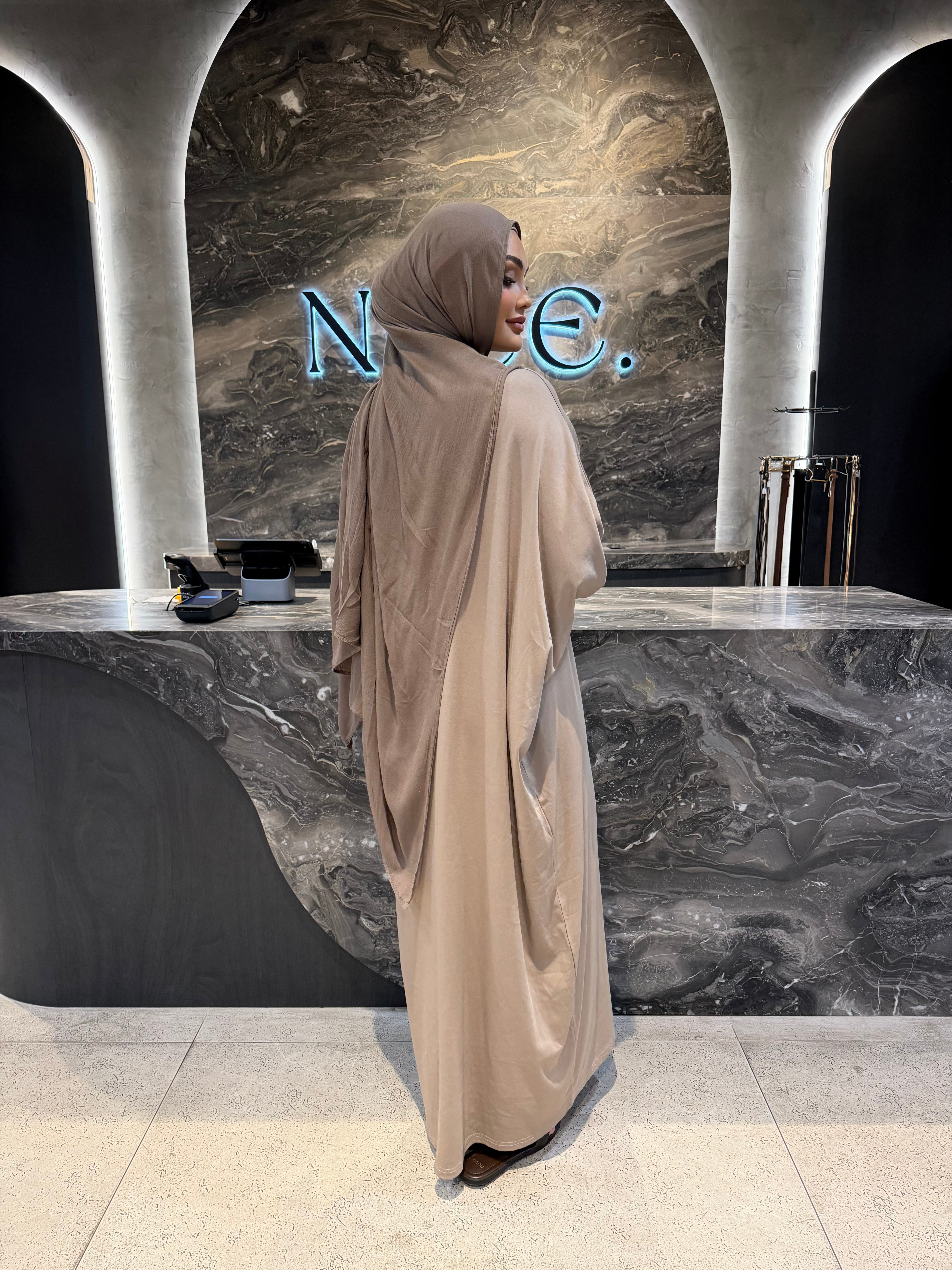 Umrah abaya