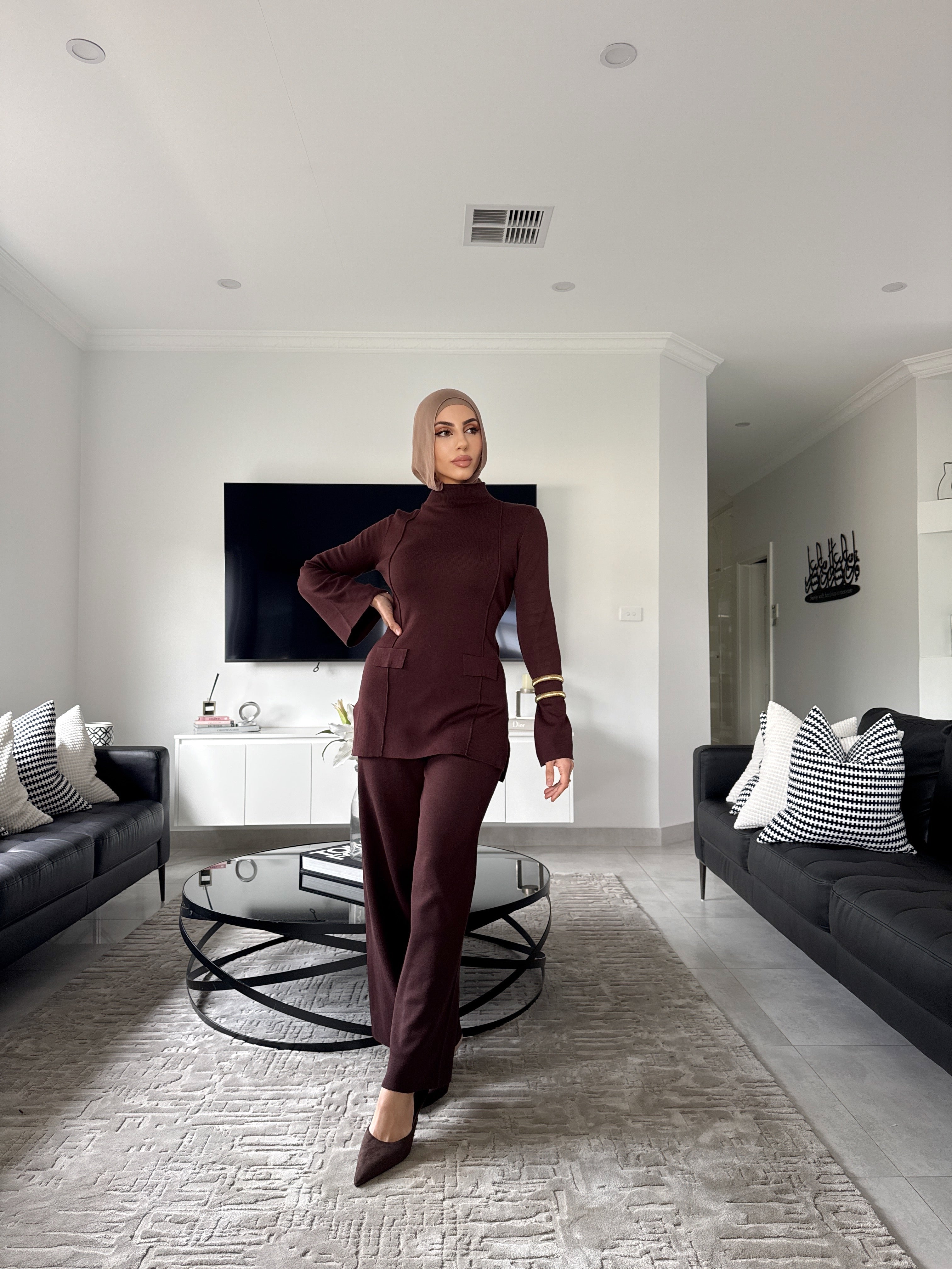 Tyra set
