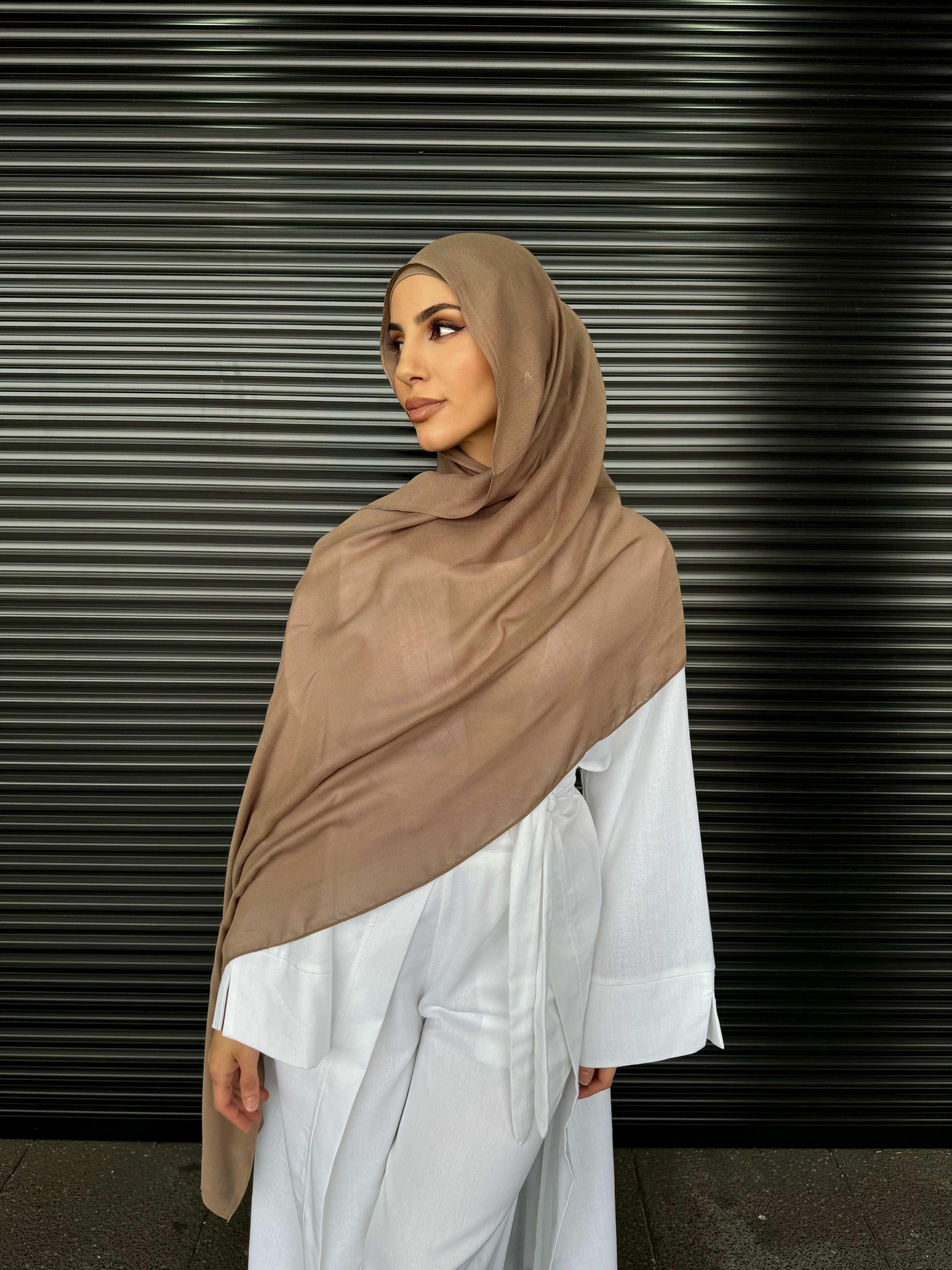 Single stitch hijab #21 light brown