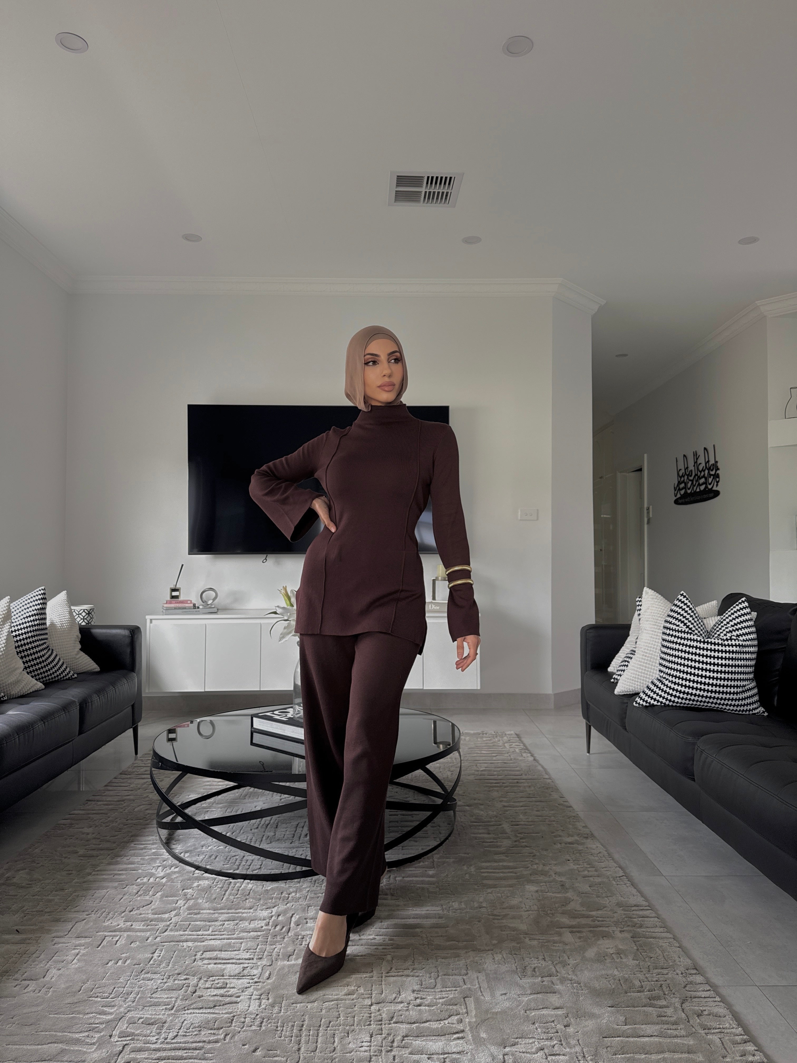 Tyra set