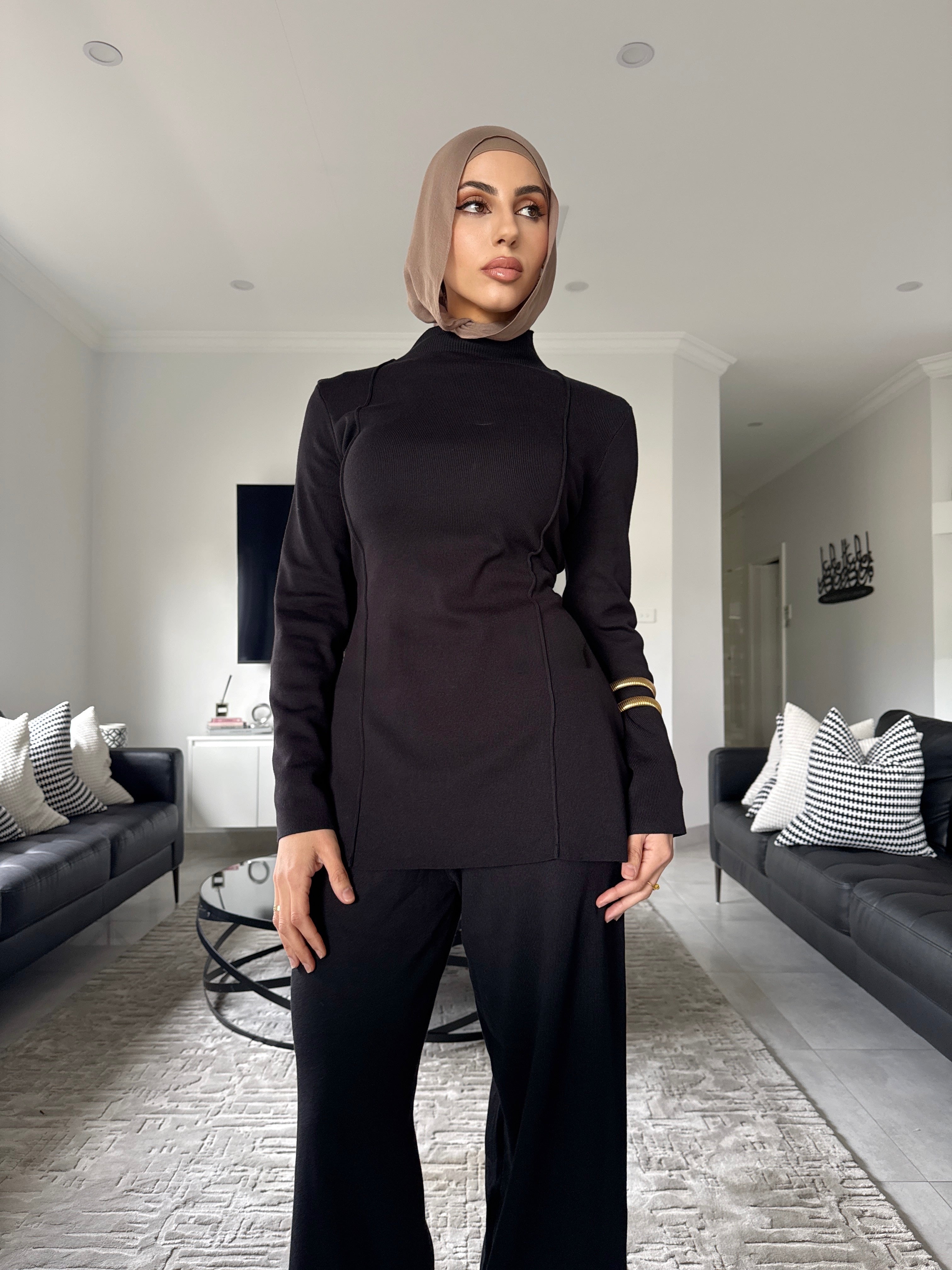 Tyra set