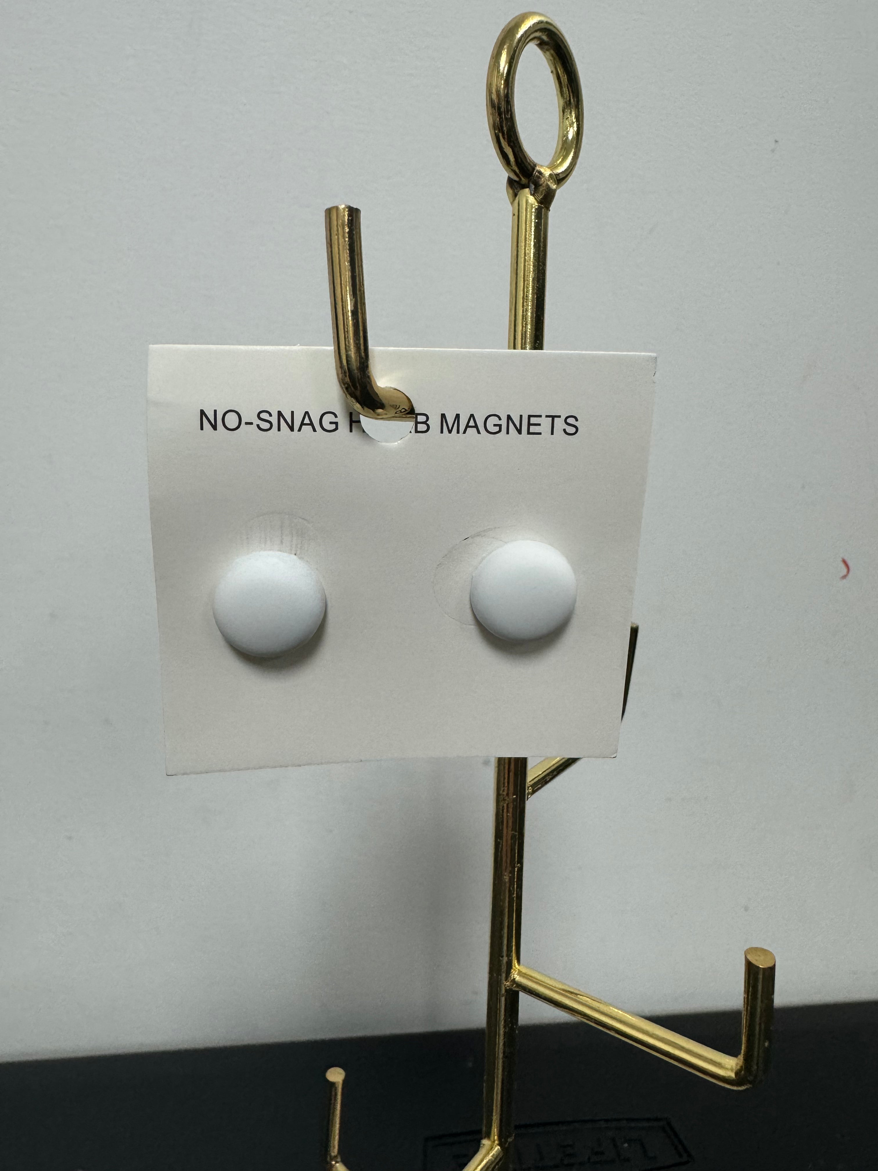 Hijab magnets